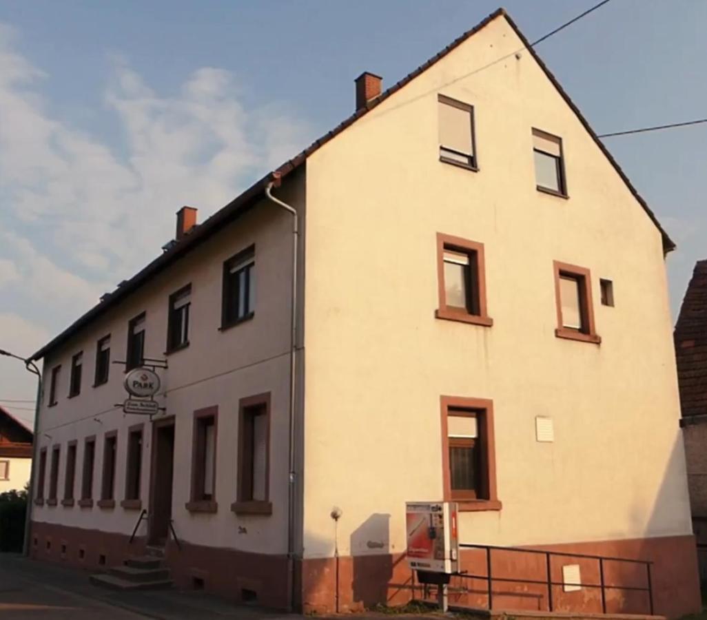 Gasthaus Zum Schloss Lemberg Esterno foto